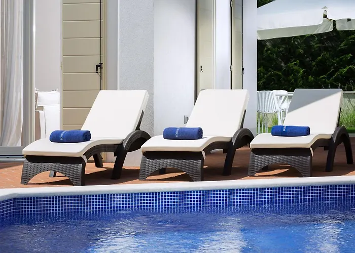 Villa Sylvia By Hmz *