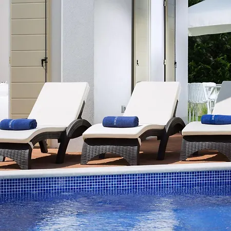 Villa Sylvia By Hmz *